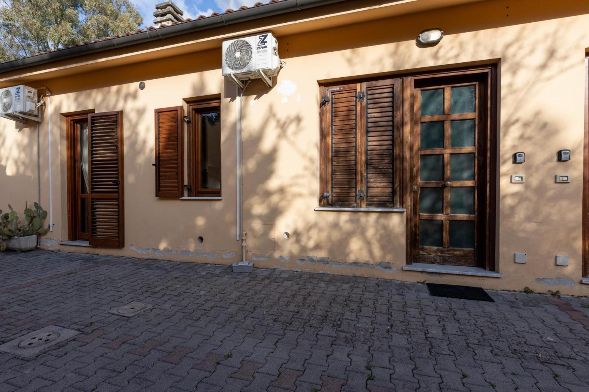 Four Shades Of Pisa Apartments Экстерьер фото