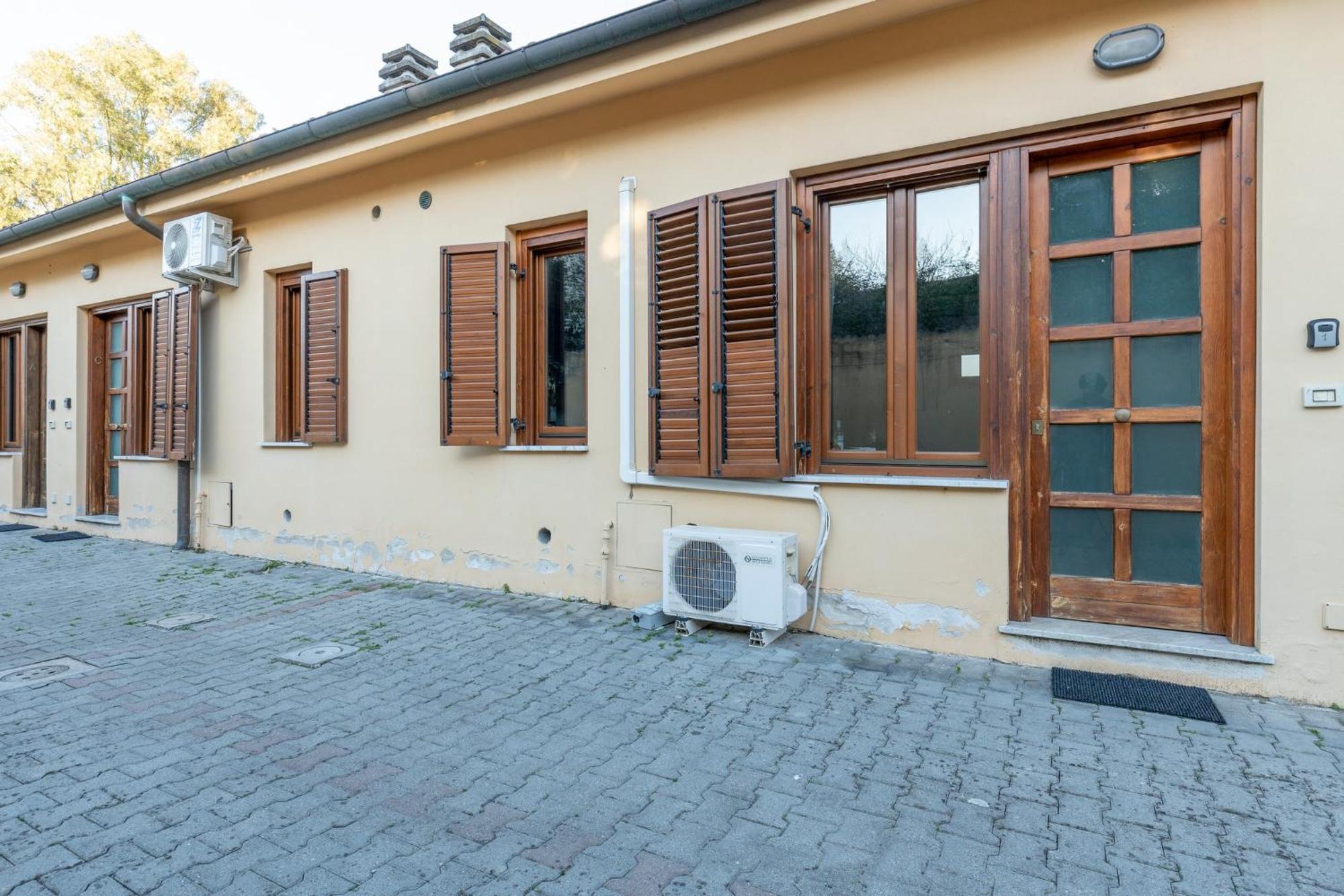 Four Shades Of Pisa Apartments Экстерьер фото